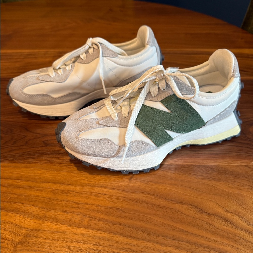 New Balance 327 Sneaker - Picture 3 of 9